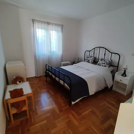 Ema Apartment