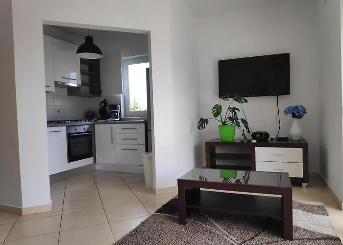 Ema Apartment