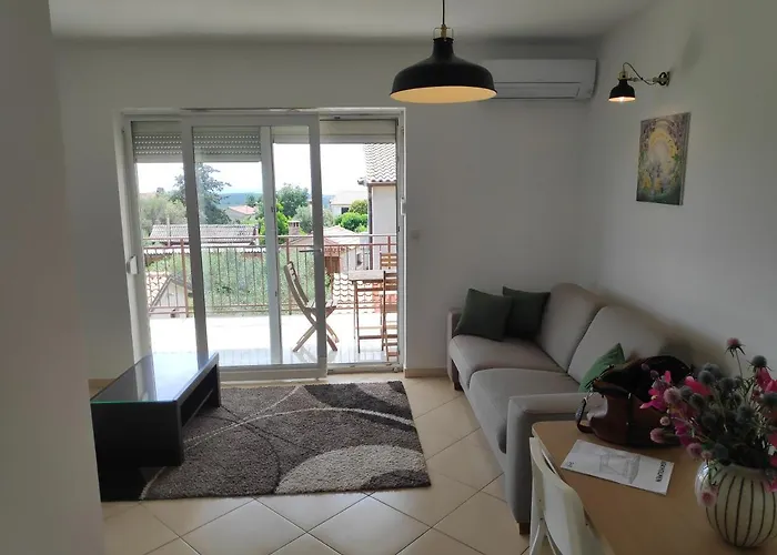 Ema Apartment