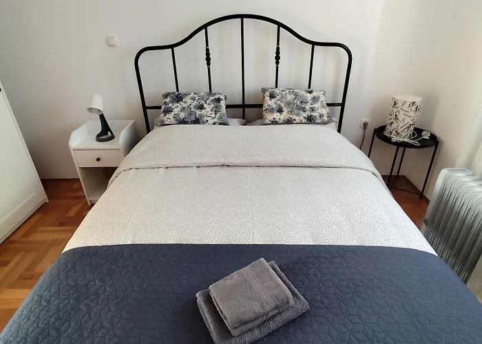 Ema Apartment *